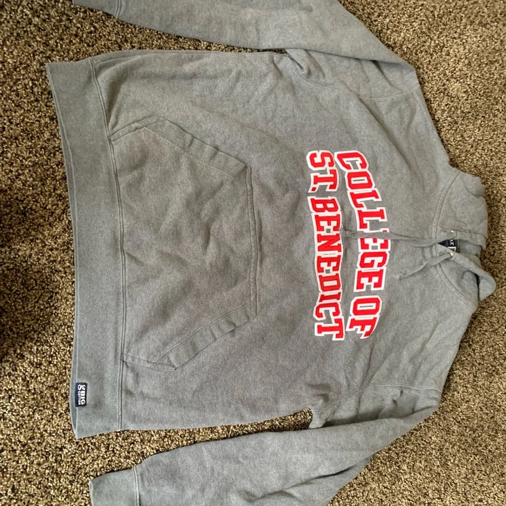 College Sweatshirt - Picture 1 of 2